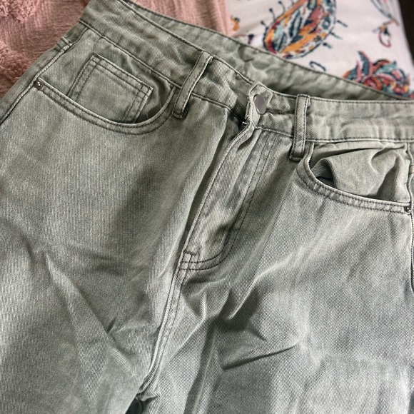 Jeans - Picture 2 of 5